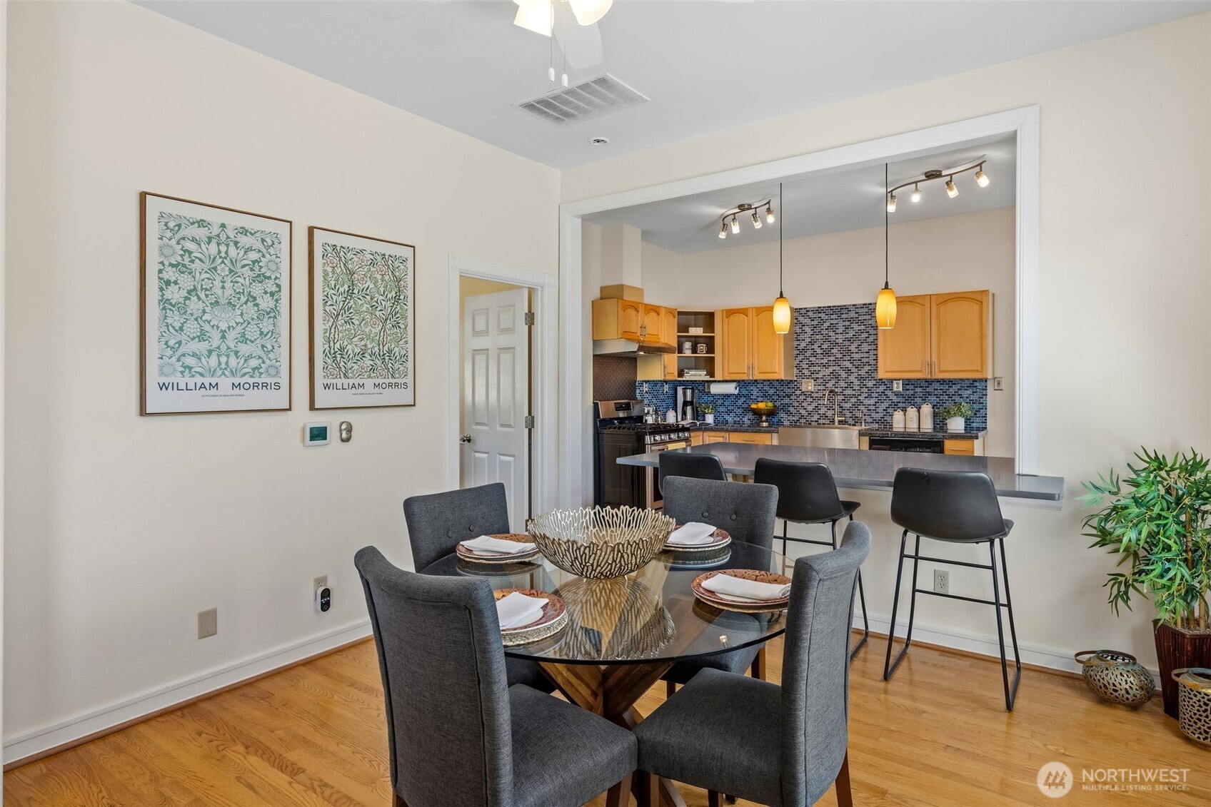 3228 39th Avenue SW, Seattle, WA 98116