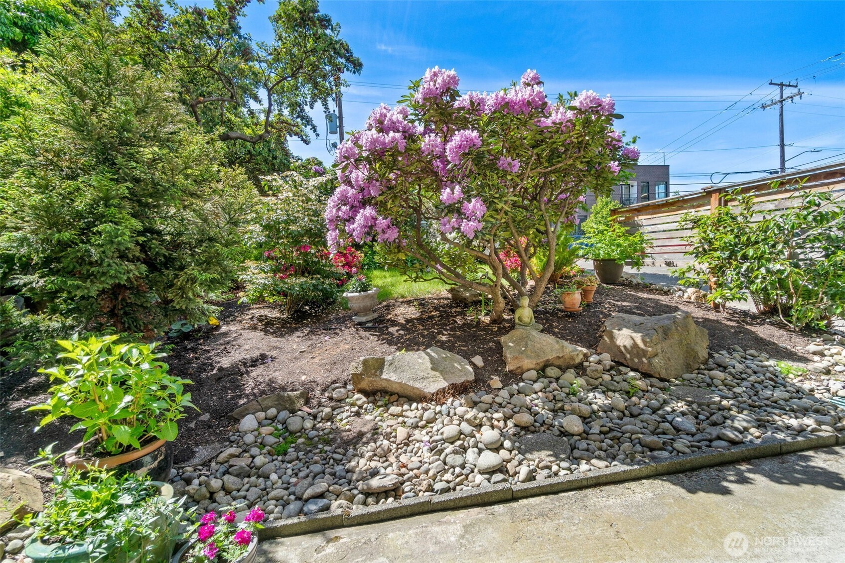 75 E Lynn Street #B, Seattle, WA 98102