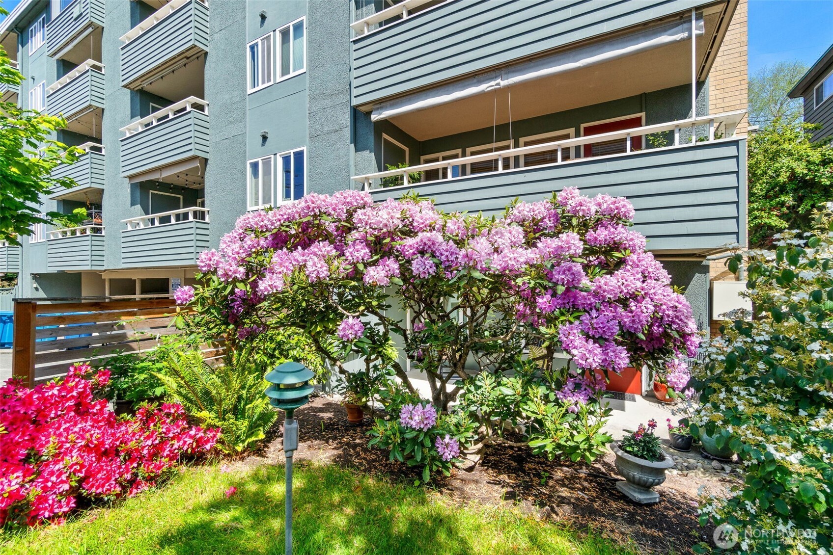 75 E Lynn Street #B, Seattle, WA 98102