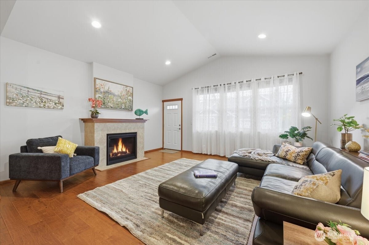 223 S 48th Place , Mount Vernon, WA 98274