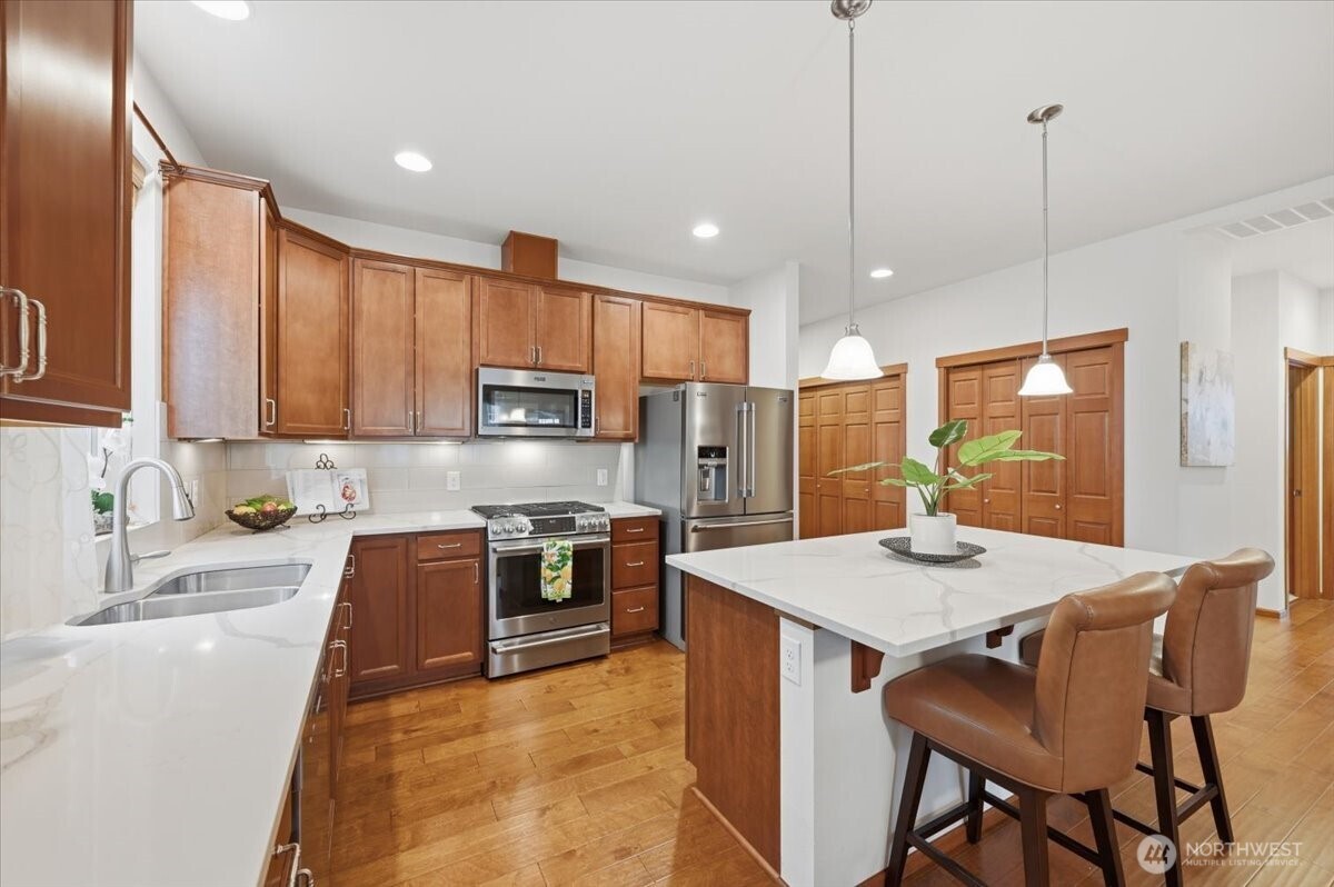 223 S 48th Place , Mount Vernon, WA 98274