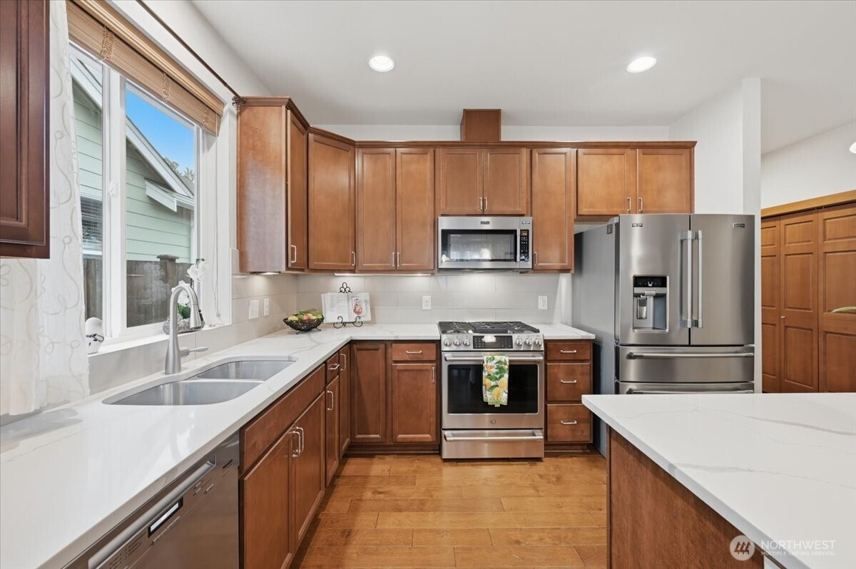 223 S 48th Place , Mount Vernon, WA 98274