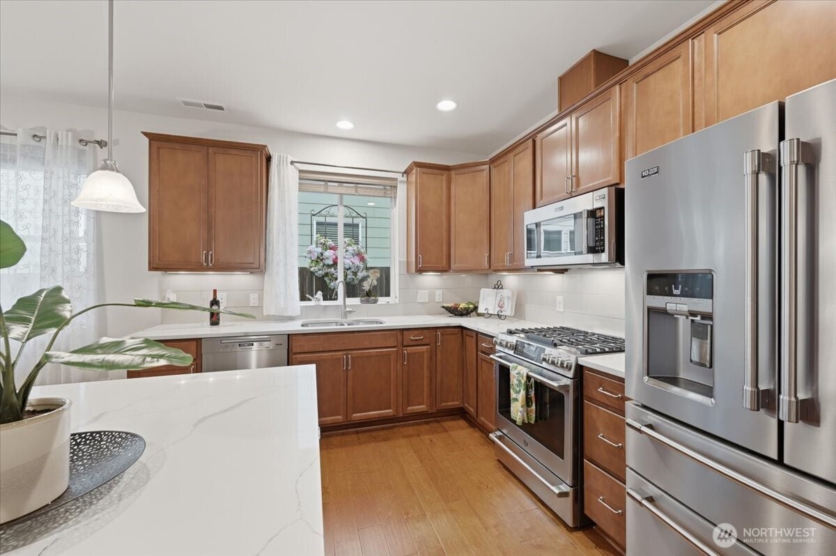 223 S 48th Place , Mount Vernon, WA 98274