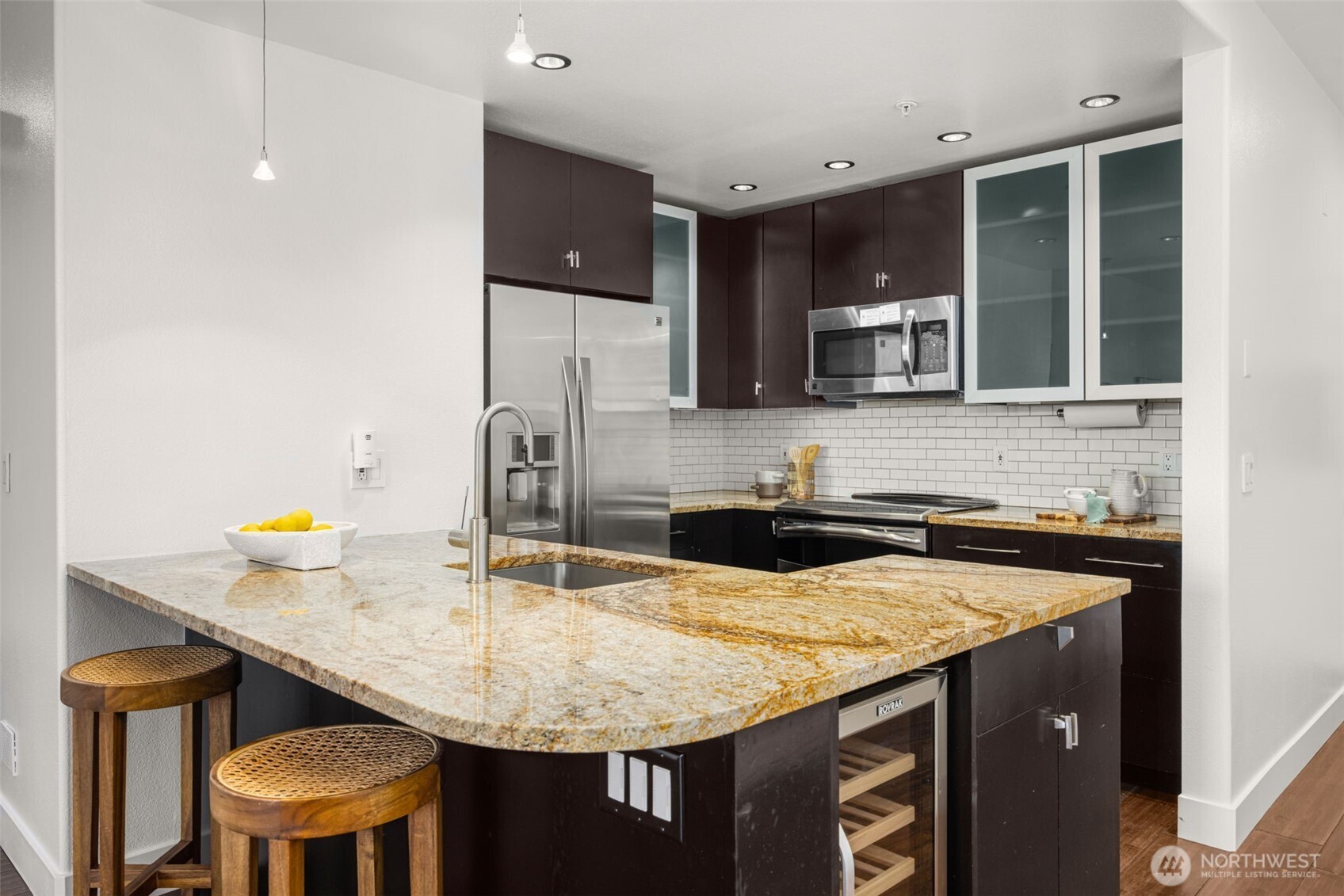 3221 SW Avalon Way #105, Seattle, WA 98126-4423