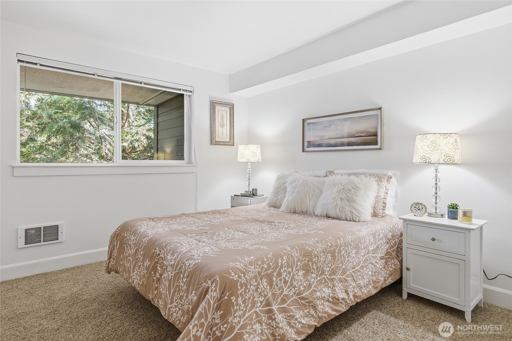 300 N 130th Street W #2205, Seattle, WA 98133
