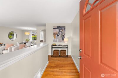 10417 17th Avenue SW, Seattle, WA 98146 - Photo 2