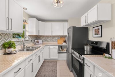 10417 17th Avenue SW, Seattle, WA 98146 - Photo 8