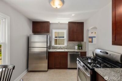 8111 10th Avenue S, Seattle, WA 98108 - Photo 6