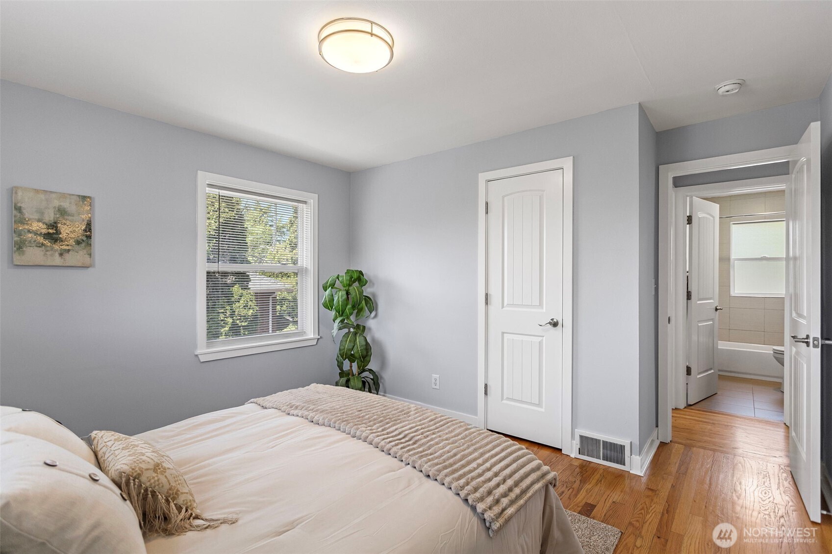 1210 S Lucile Street , Seattle, WA 98108