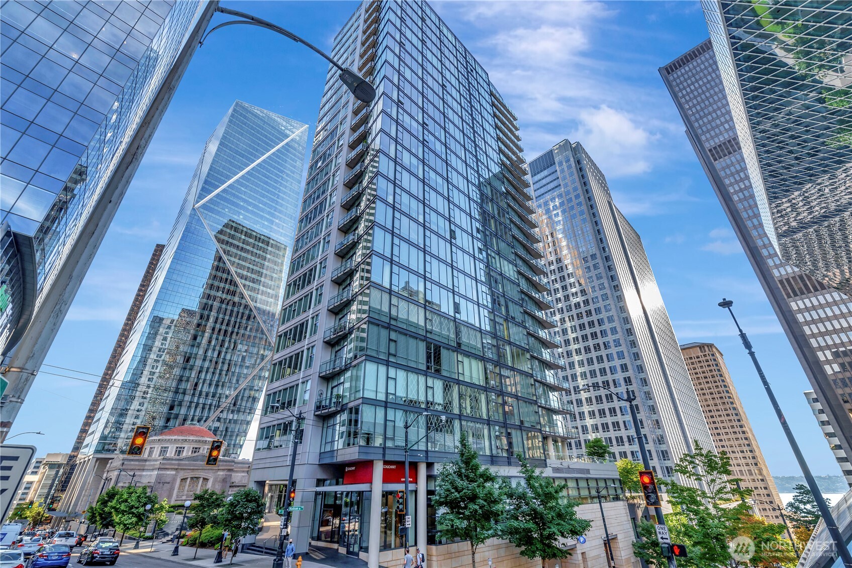 909 5th Ave #502, Seattle, WA 98104