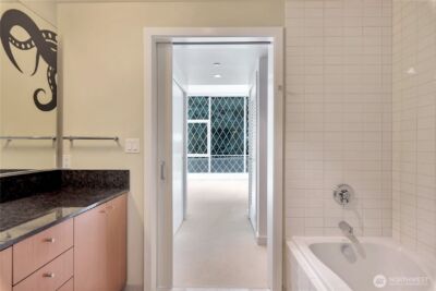 909 5th Ave #502, Seattle, WA 98104 - Photo 16