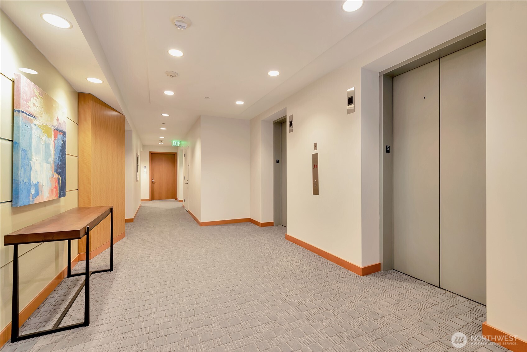 909 5th Ave #502, Seattle, WA 98104