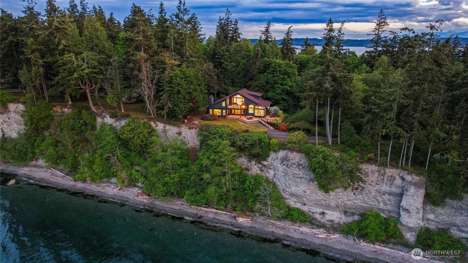 3996 NE Twin Spits Road , Hansville, WA 98340
