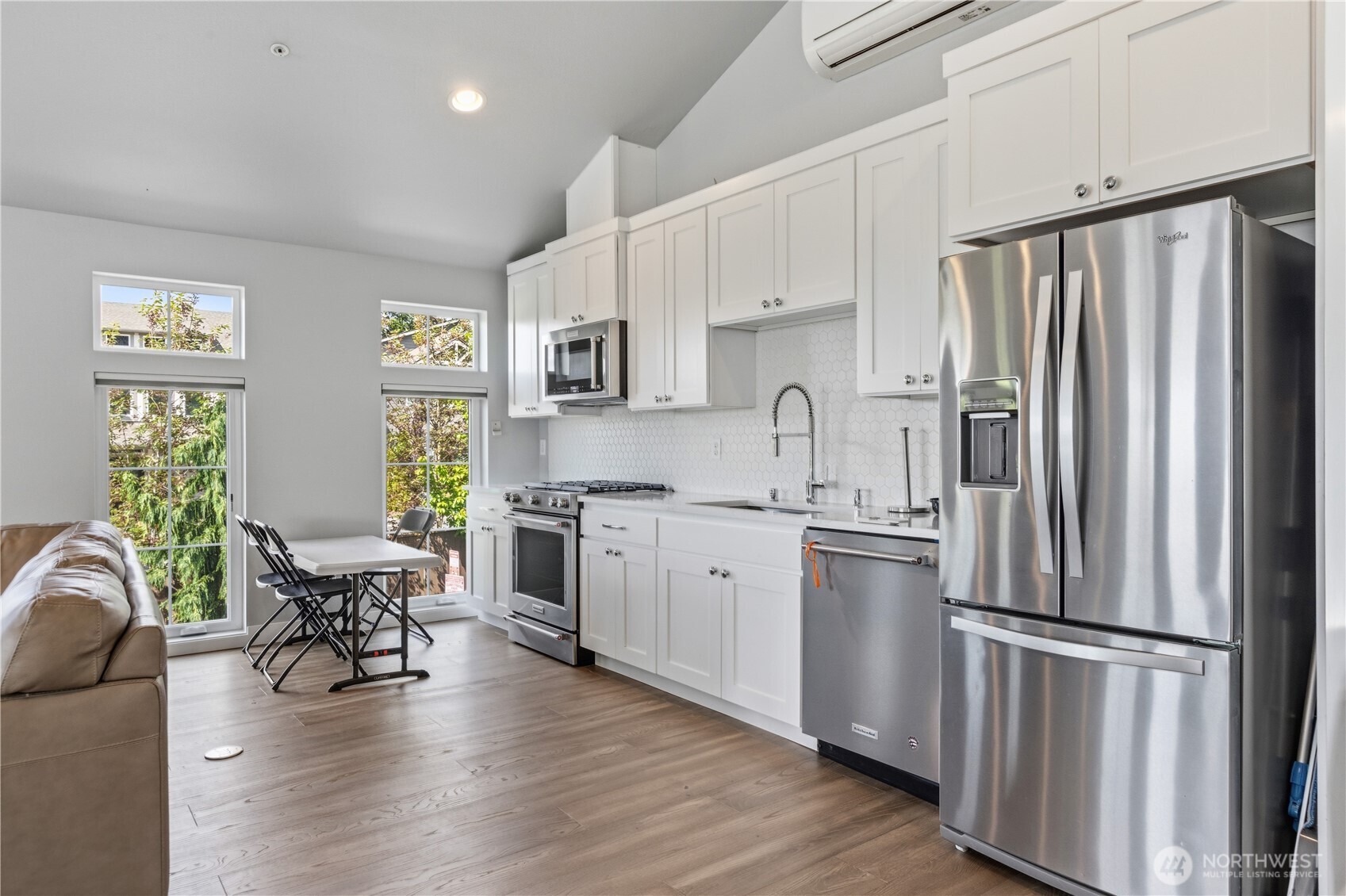 22729 SE 14th Court , Sammamish, WA 98075