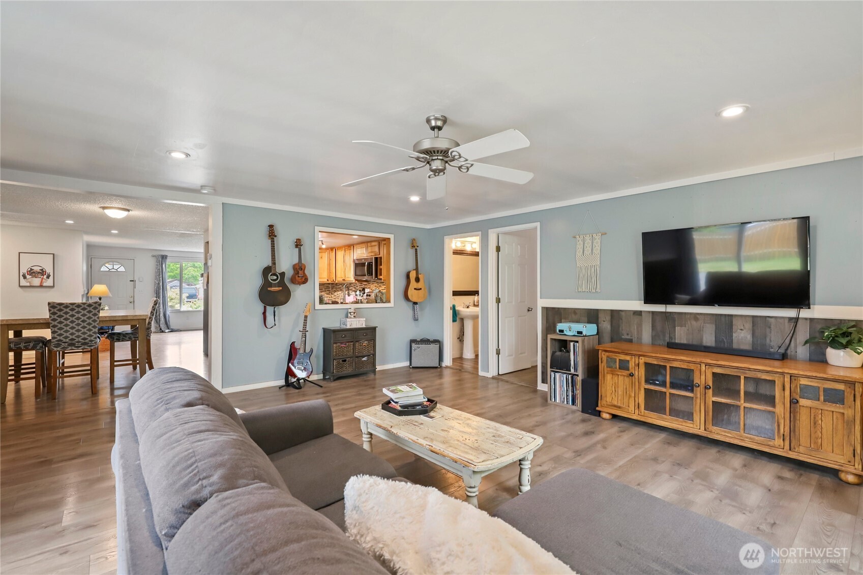 19164 Karl Place NE, Poulsbo, WA 98370