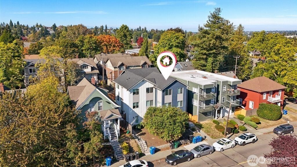 5257 Brooklyn Avenue NE, Seattle, WA 98105