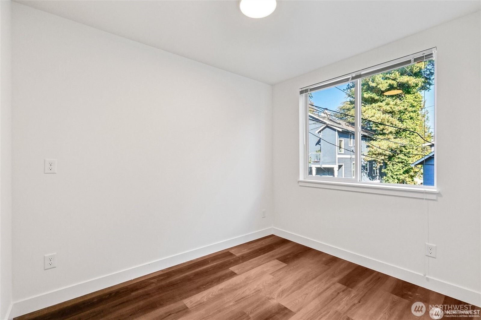 5257 Brooklyn Avenue NE, Seattle, WA 98105