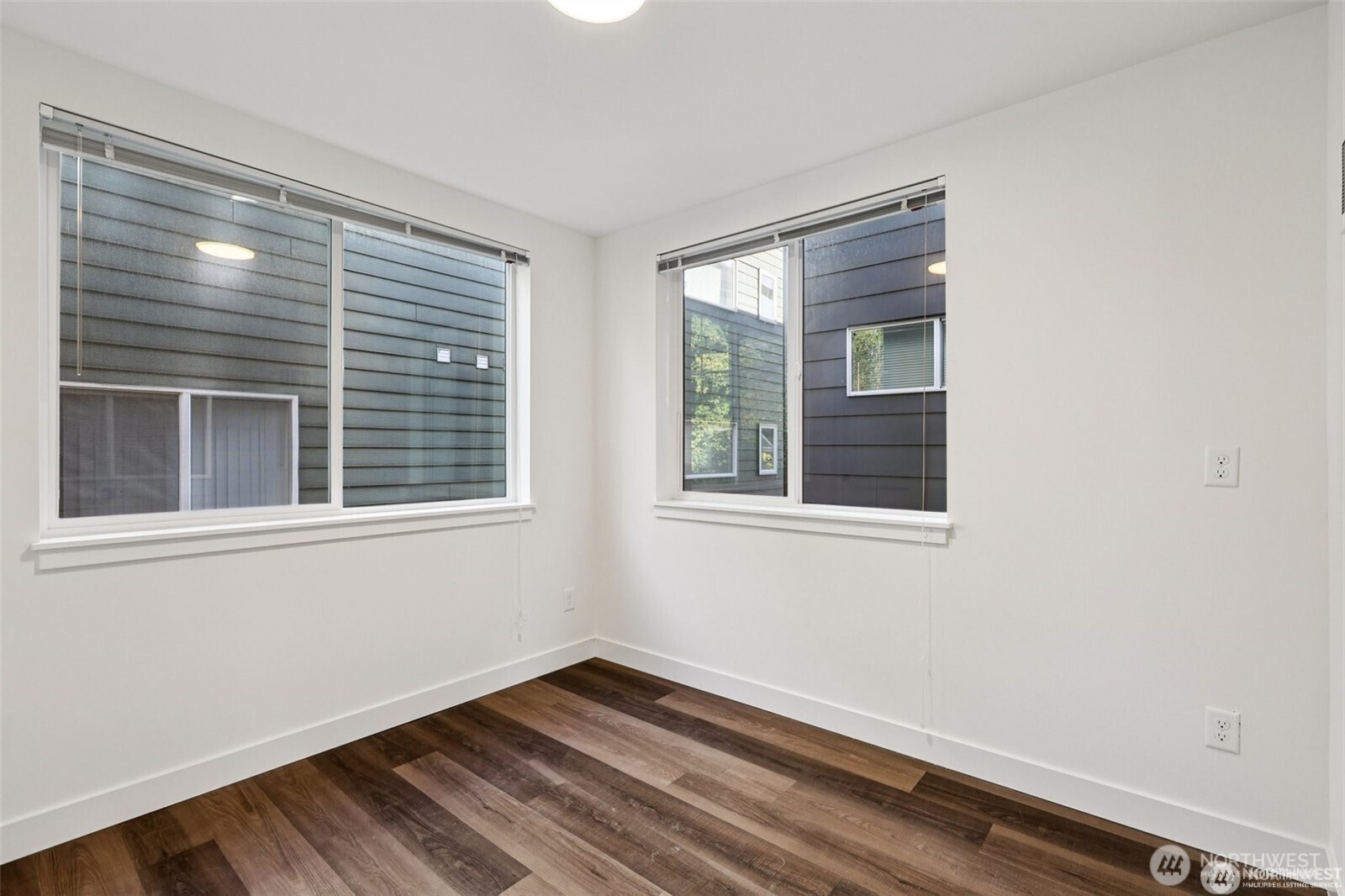 5257 Brooklyn Avenue NE, Seattle, WA 98105