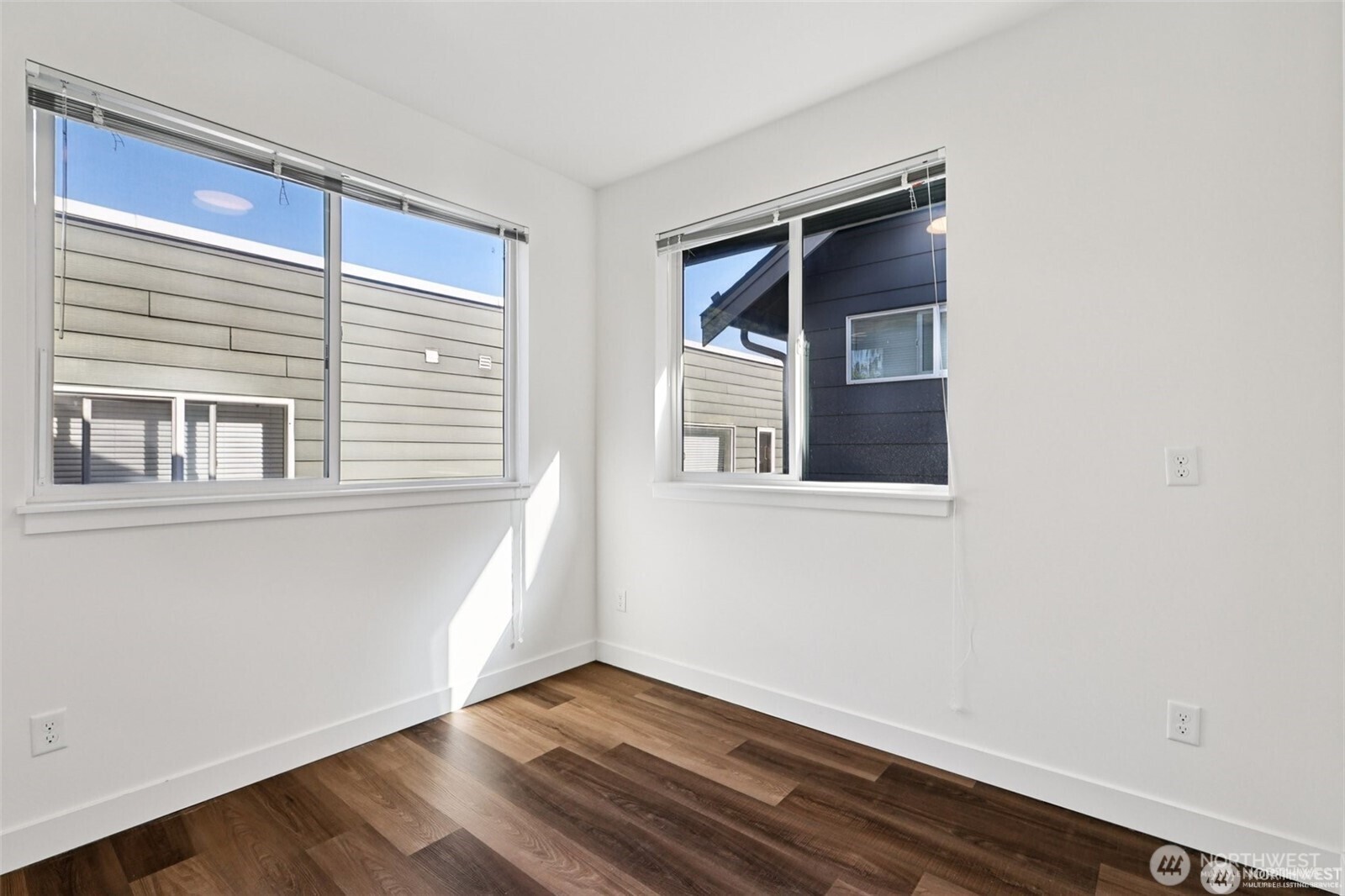 5257 Brooklyn Avenue NE, Seattle, WA 98105