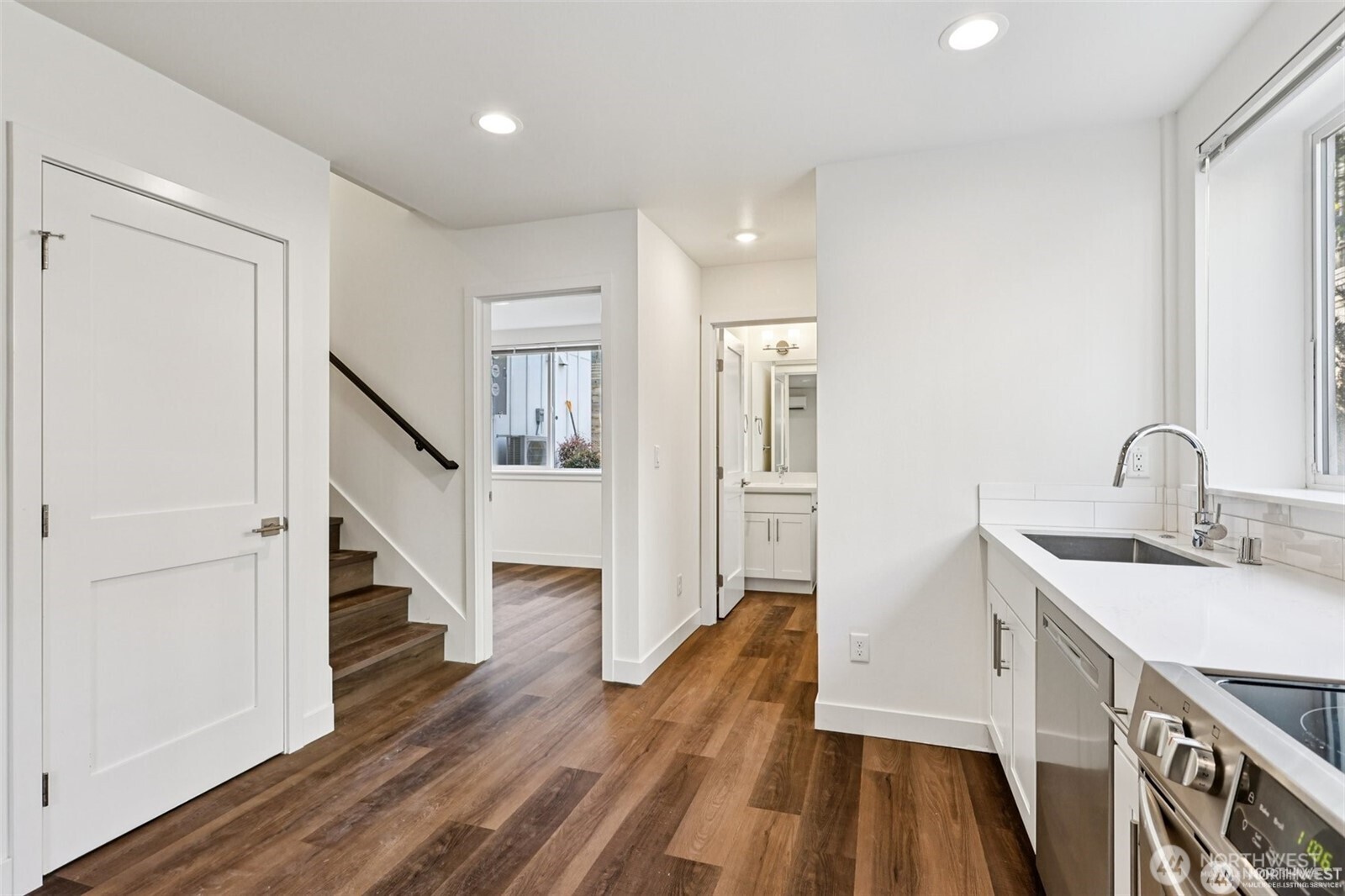5257 Brooklyn Avenue NE, Seattle, WA 98105