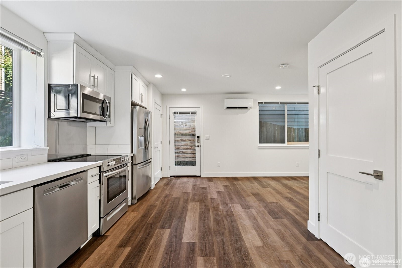 5257 Brooklyn Avenue NE, Seattle, WA 98105