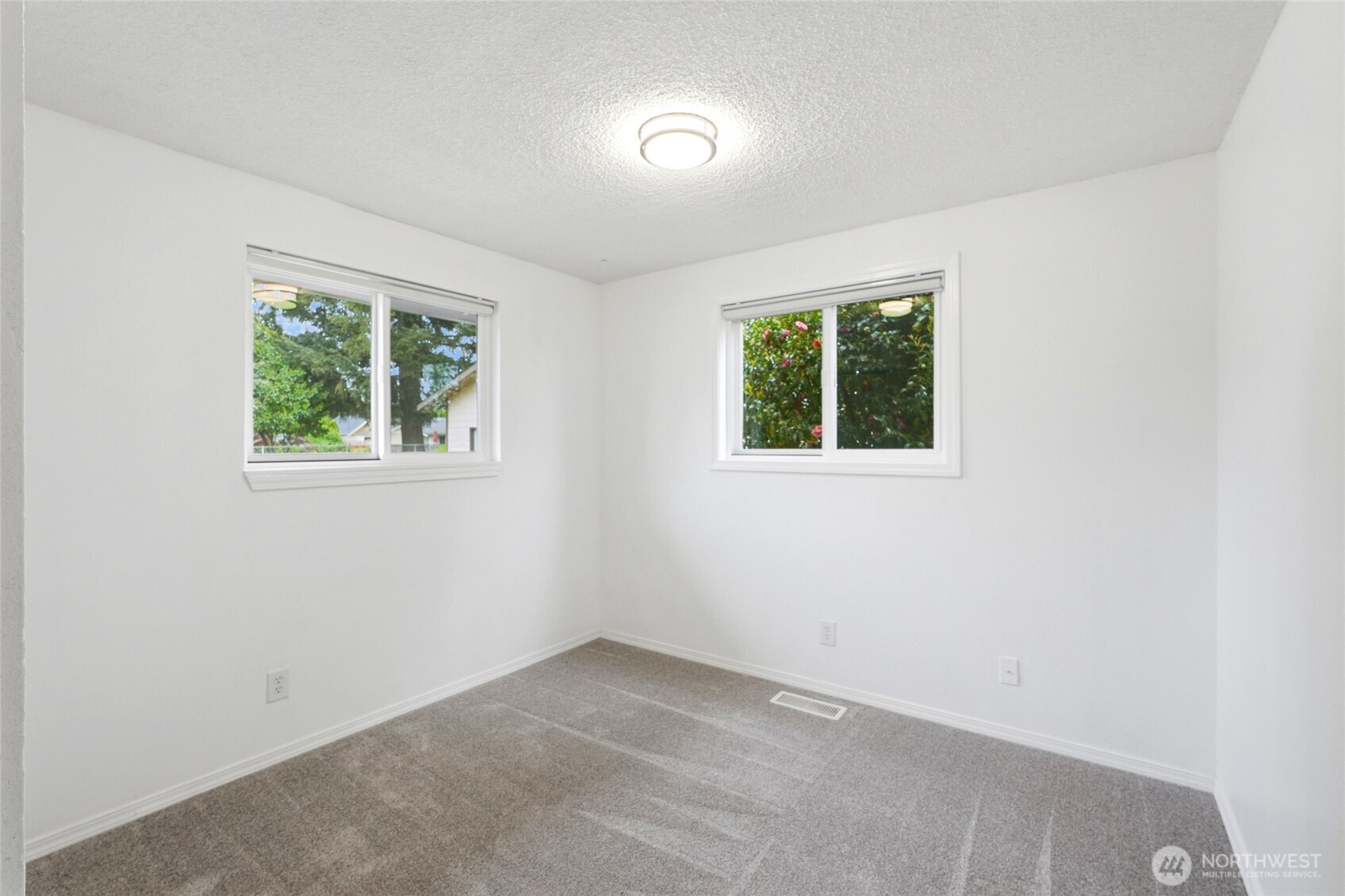 1710 7th Avenue SE, Puyallup, WA 98372-4007