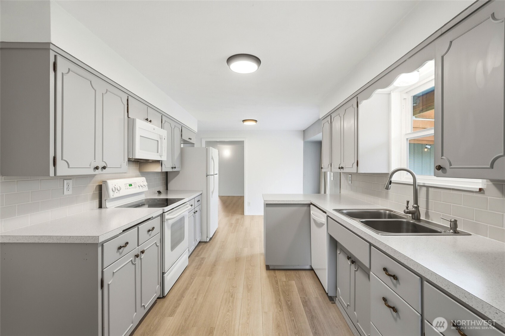1710 7th Avenue SE, Puyallup, WA 98372-4007