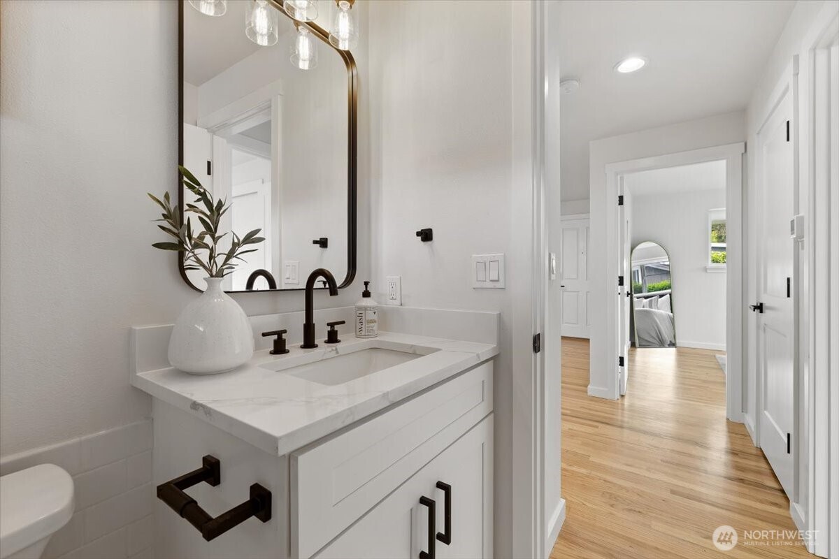 2701 NE 110th Street #A, Seattle, WA 98125