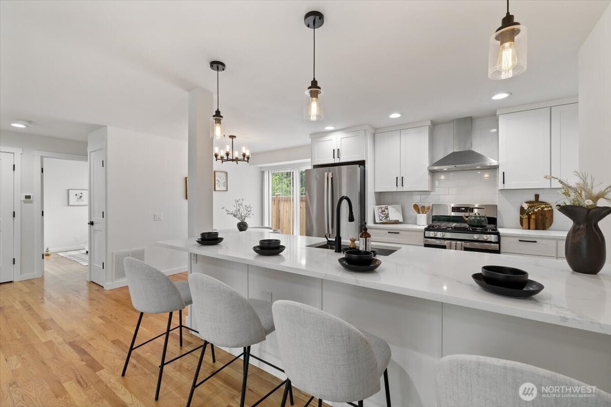 2701 NE 110th Street #A, Seattle, WA 98125