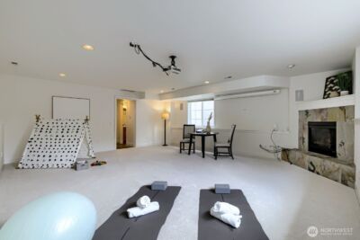 721 N 79th Street , Seattle, WA 98103 - Photo 24