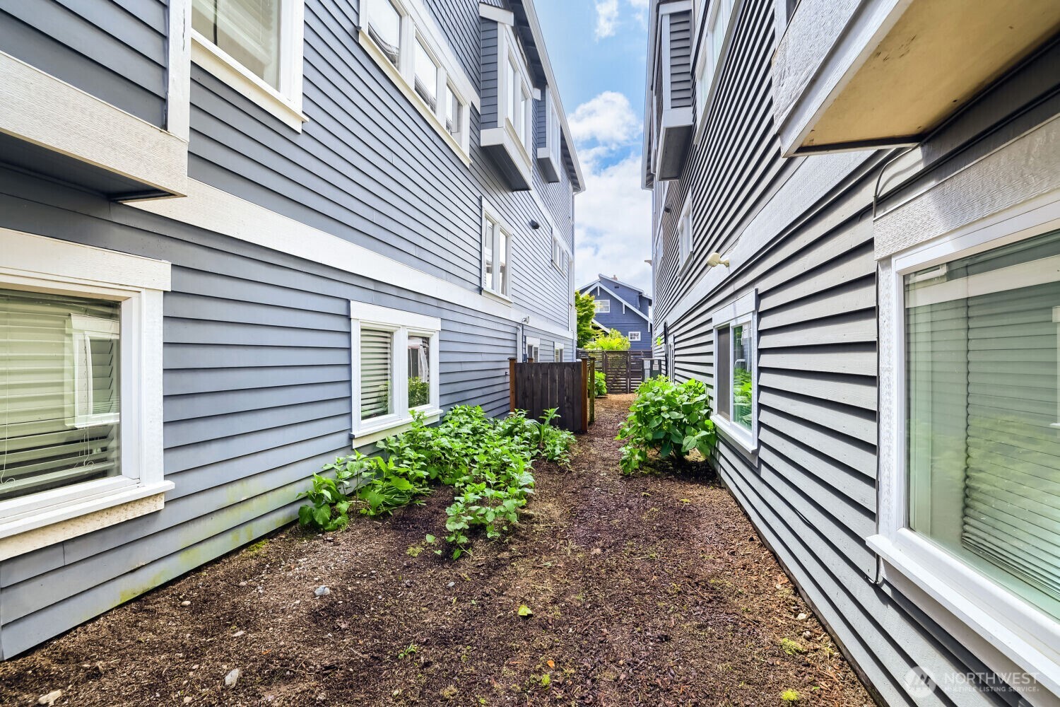 721 N 79th Street , Seattle, WA 98103