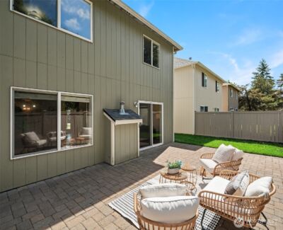 8830 Wallingford Lane NE, Lacey, WA 98516 - Photo 2