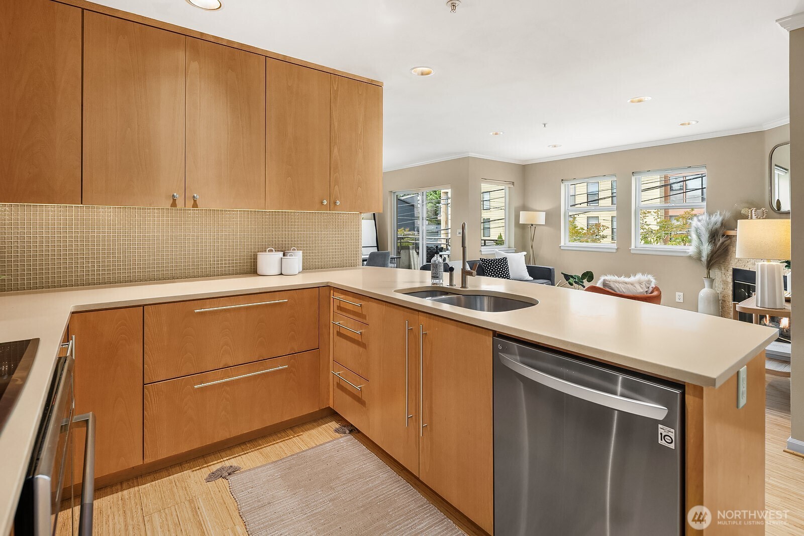 1417 Queen Anne Avenue N #212, Seattle, WA 98109