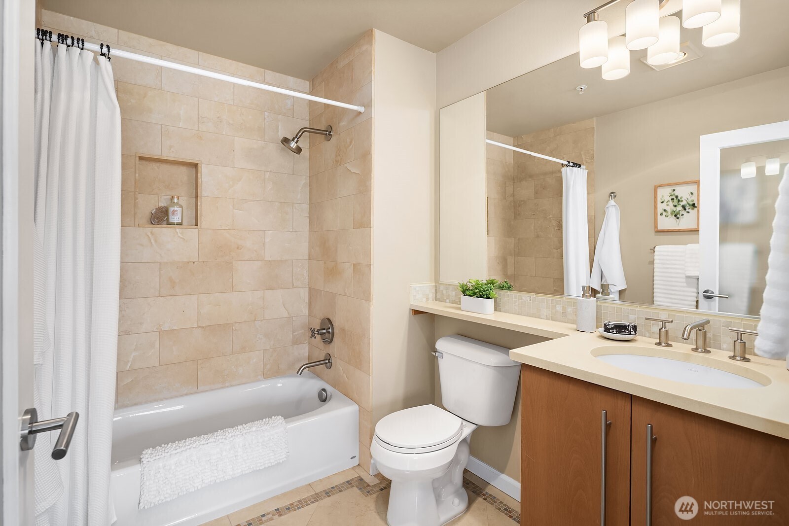 1417 Queen Anne Avenue N #212, Seattle, WA 98109