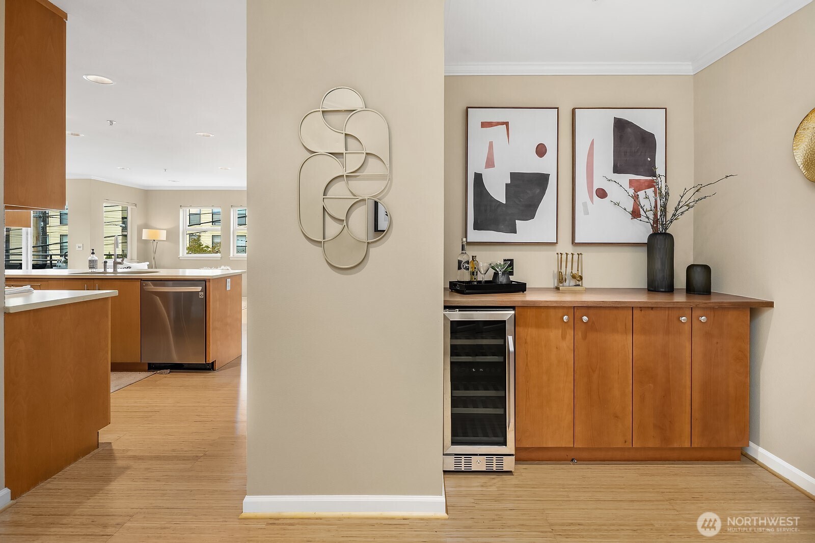 1417 Queen Anne Avenue N #212, Seattle, WA 98109