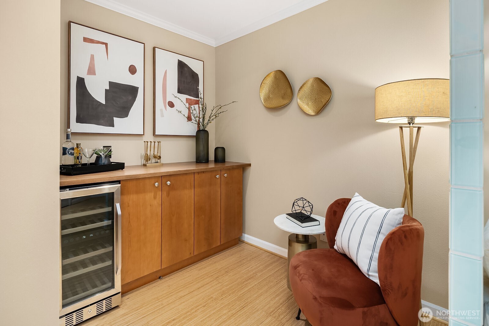 1417 Queen Anne Avenue N #212, Seattle, WA 98109