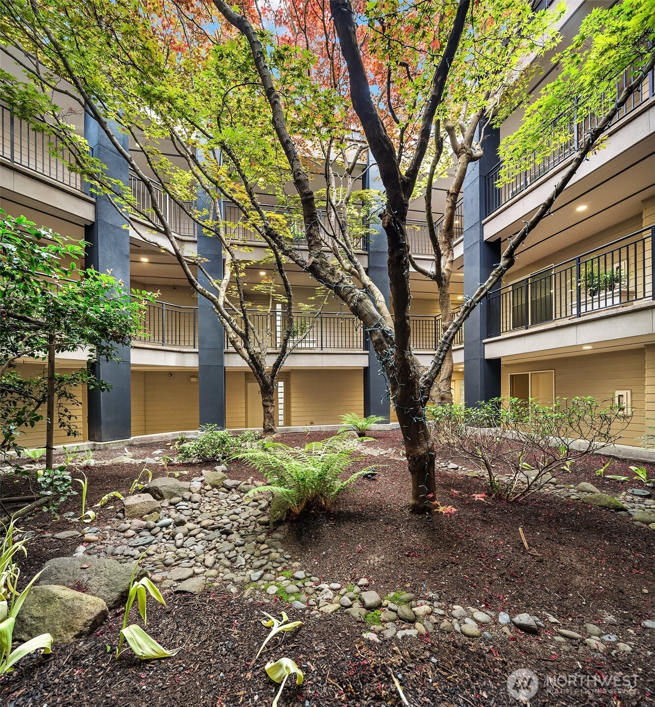 1417 Queen Anne Avenue N #212, Seattle, WA 98109