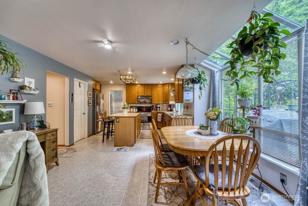 4717 SE Constitution Court , Port Orchard, WA 98367