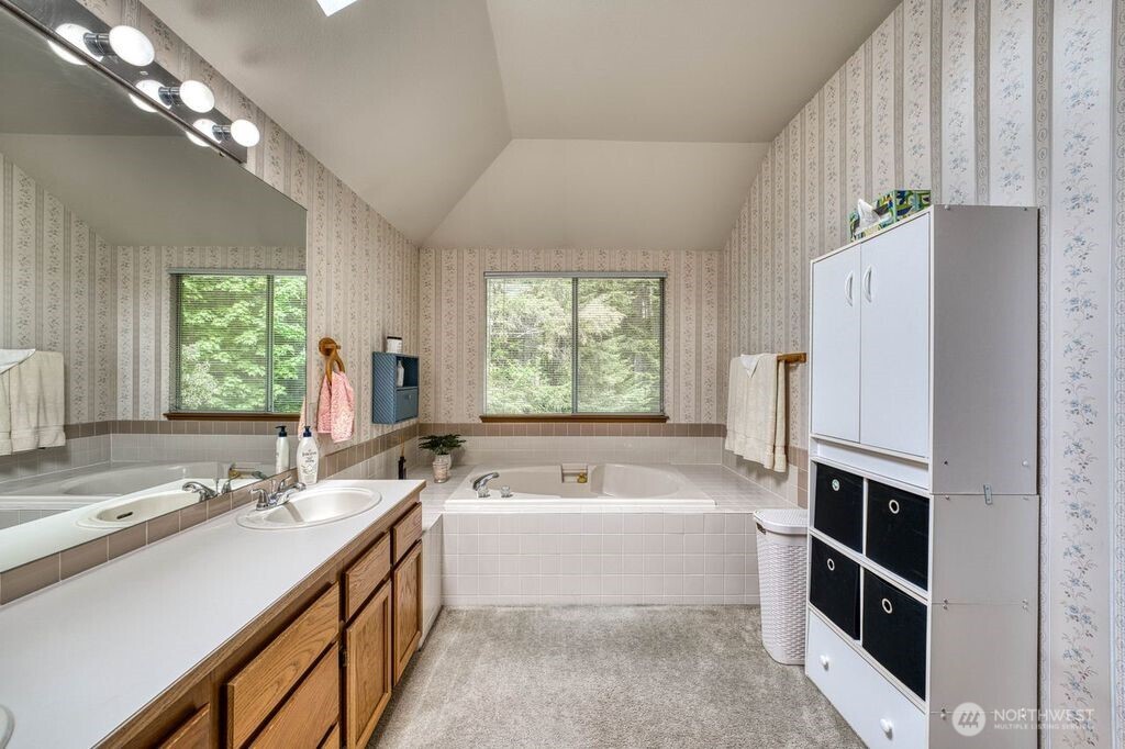4717 SE Constitution Court , Port Orchard, WA 98367