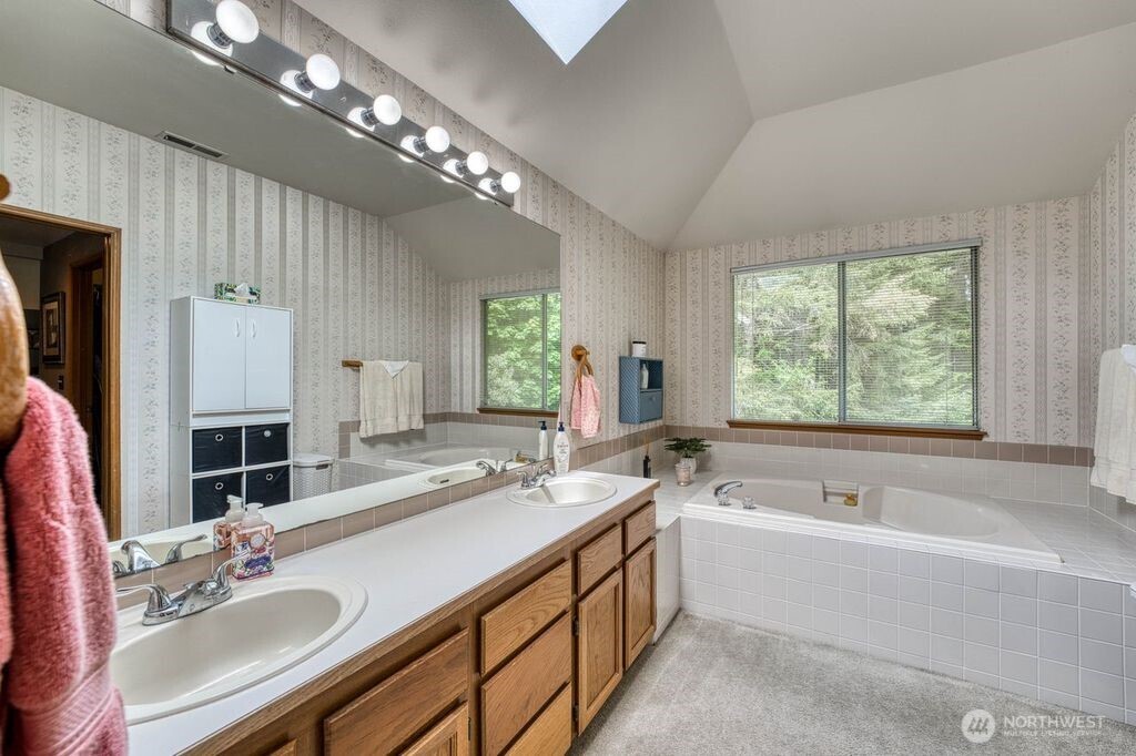 4717 SE Constitution Court , Port Orchard, WA 98367