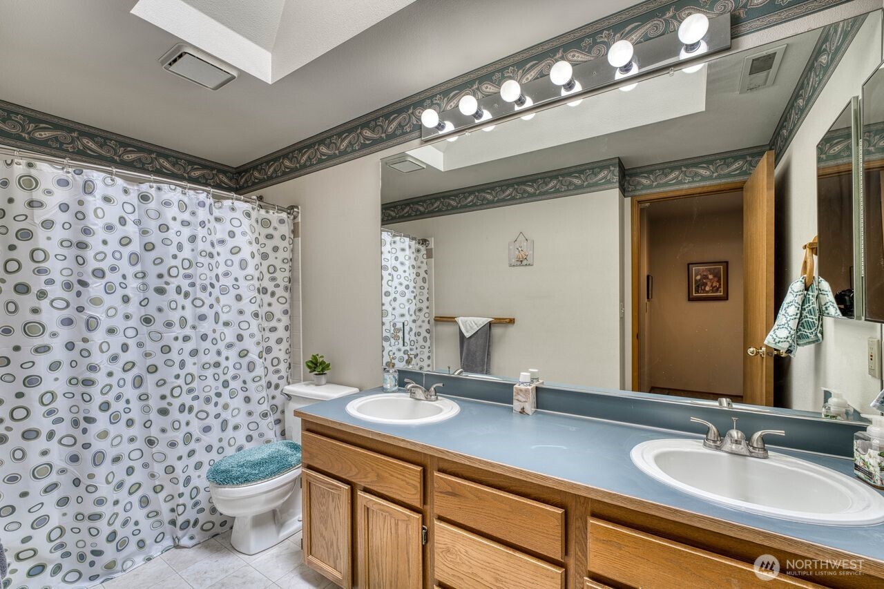 4717 SE Constitution Court , Port Orchard, WA 98367
