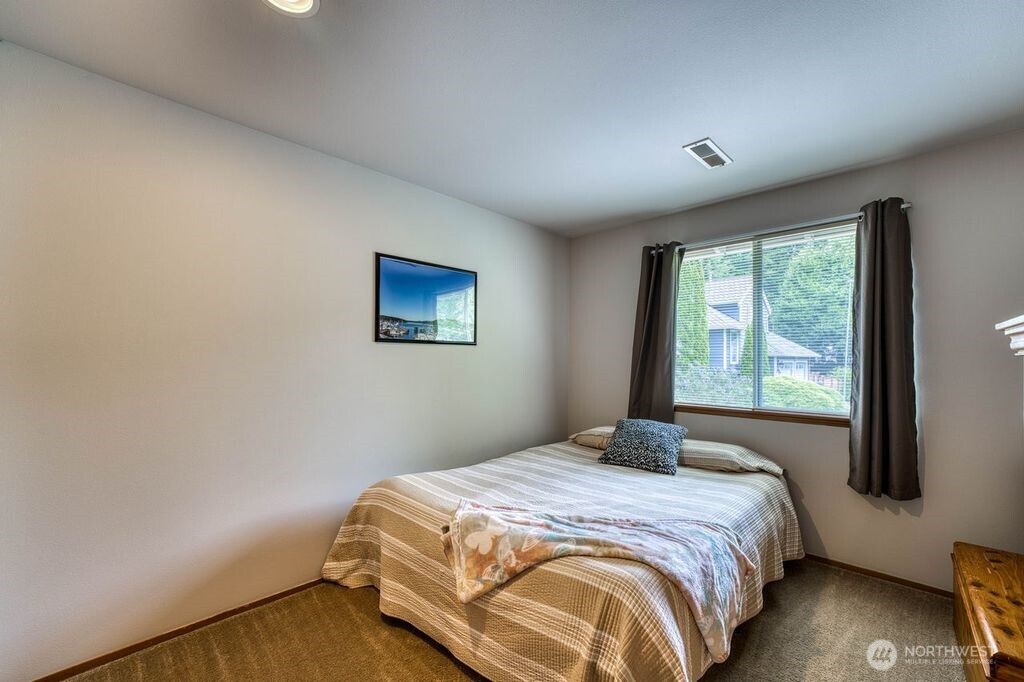 4717 SE Constitution Court , Port Orchard, WA 98367