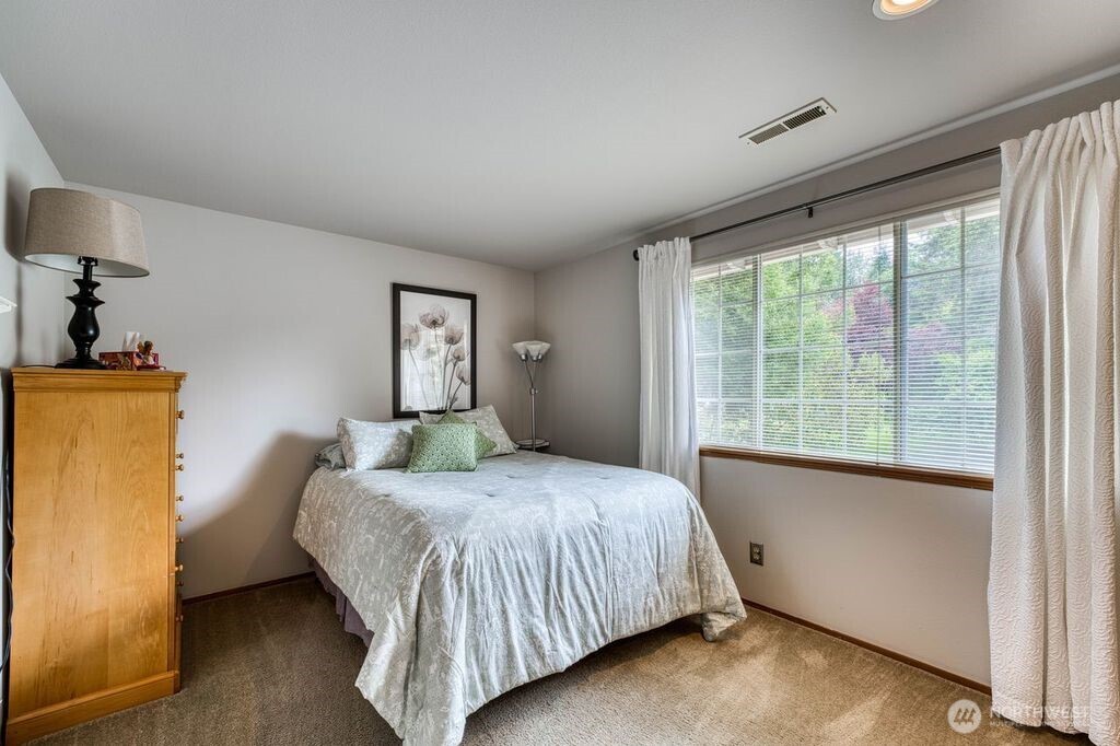 4717 SE Constitution Court , Port Orchard, WA 98367