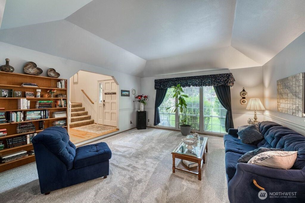 4717 SE Constitution Court , Port Orchard, WA 98367