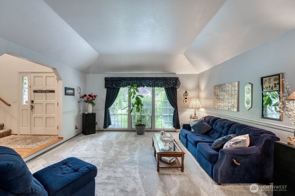4717 SE Constitution Court , Port Orchard, WA 98367