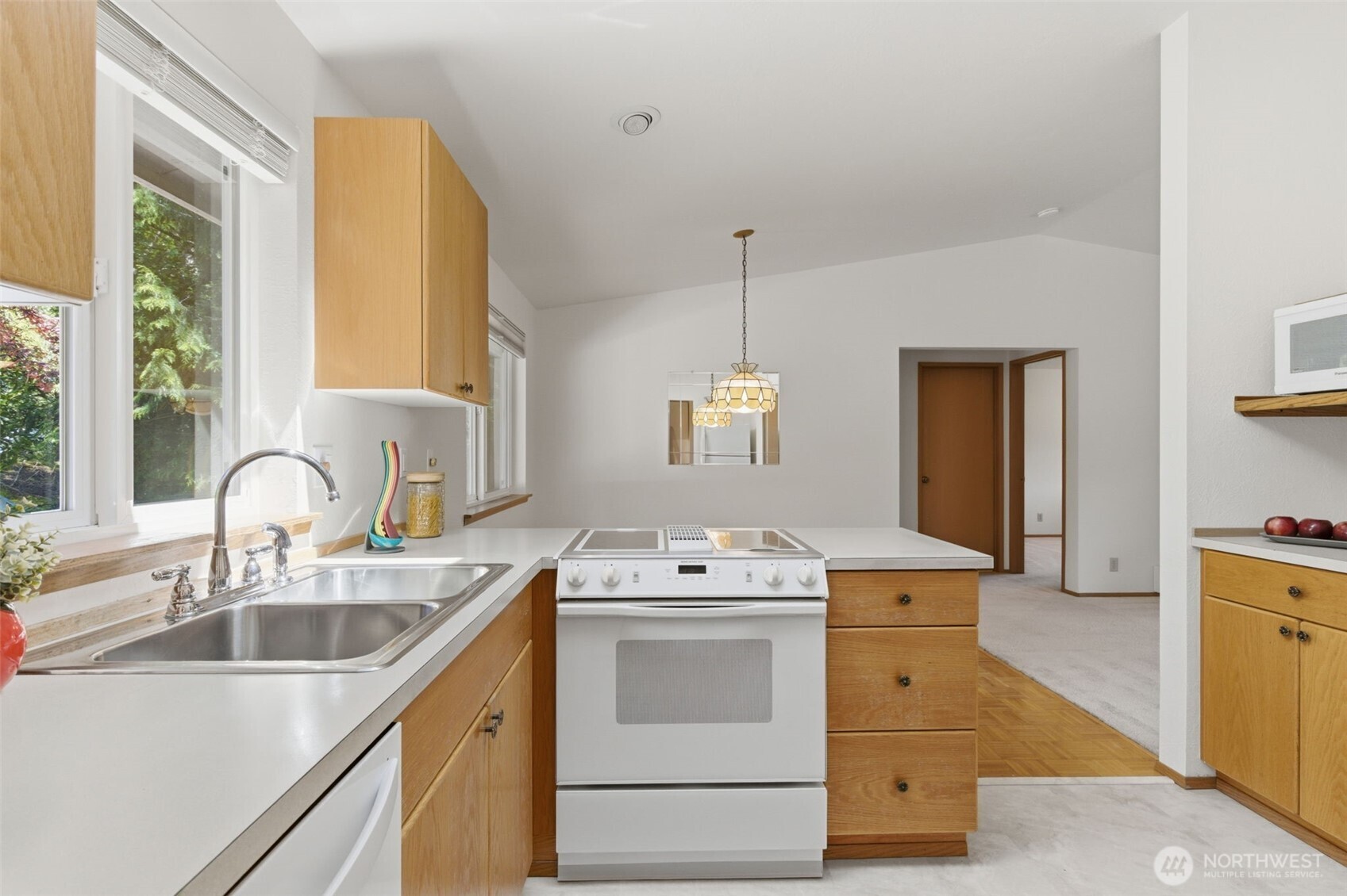 6784 NE Whidbey Drive , Hansville, WA 98340