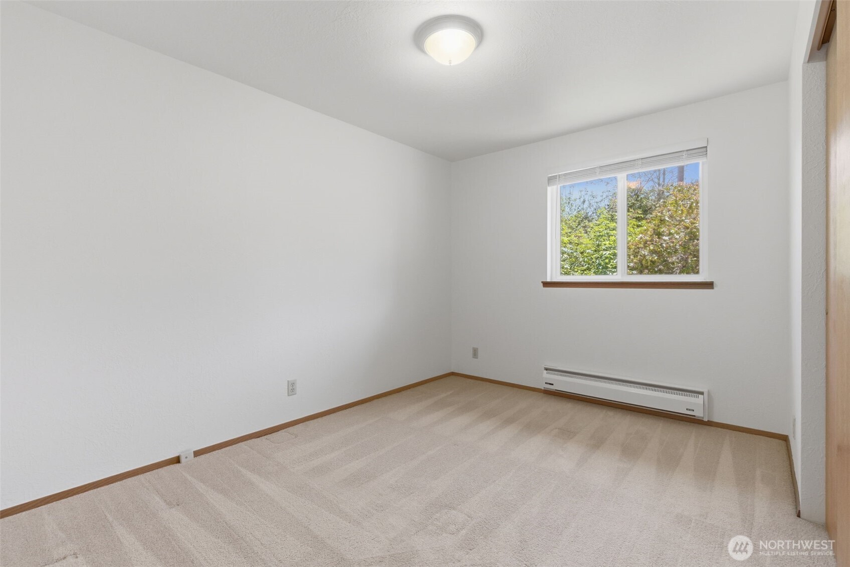 6784 NE Whidbey Drive , Hansville, WA 98340