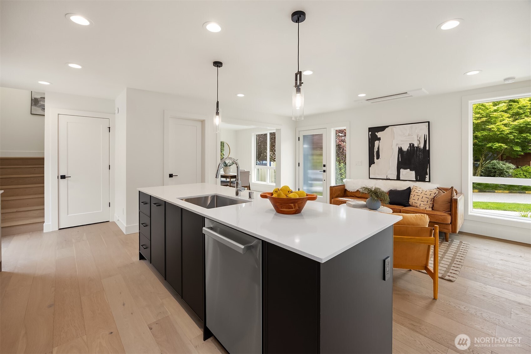 104 NE 44th Street , Seattle, WA 98105