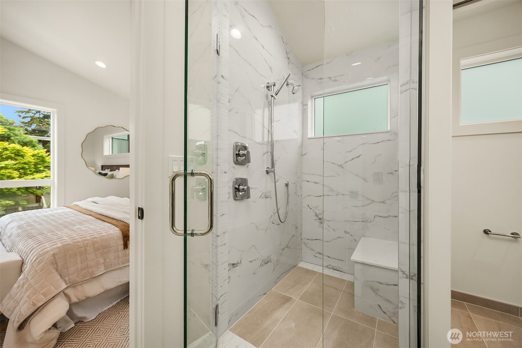 104 NE 44th Street , Seattle, WA 98105