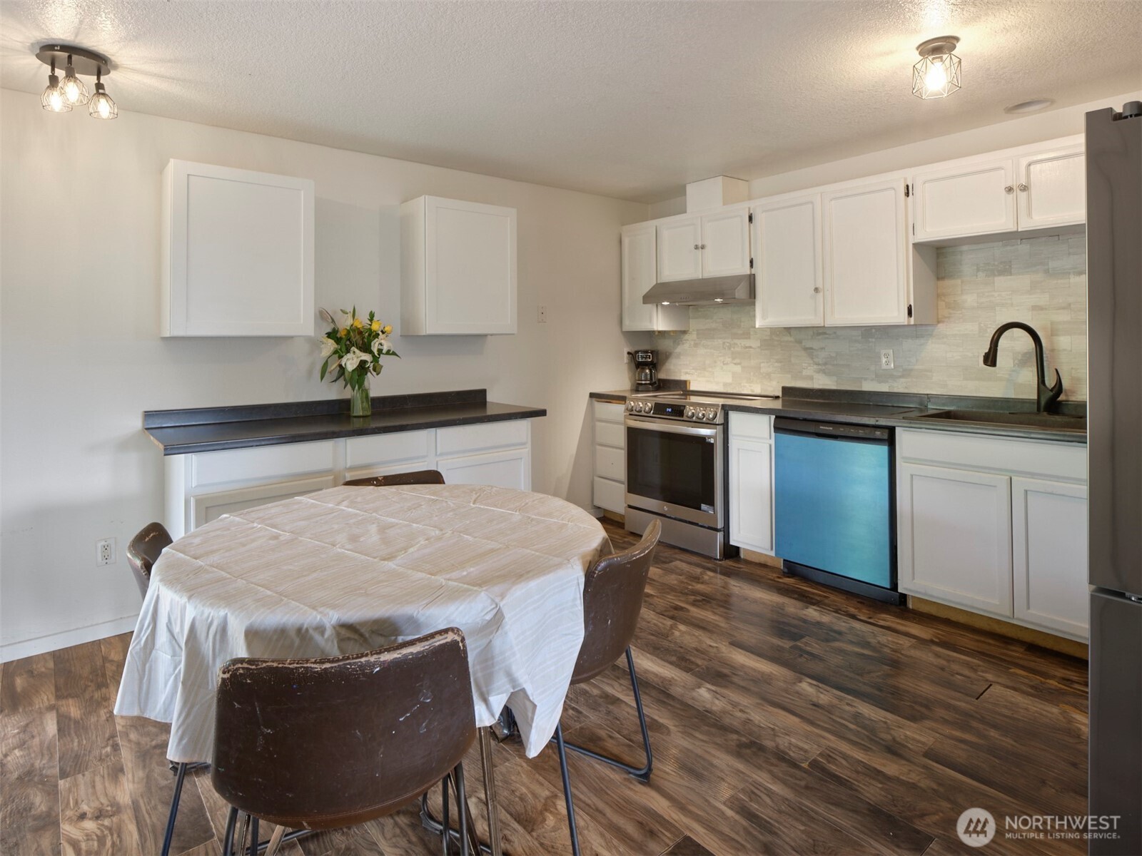 1733 Foxtail Circle , Woodland, WA 98674